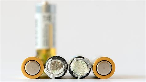 Battery leakage: causes and prevention