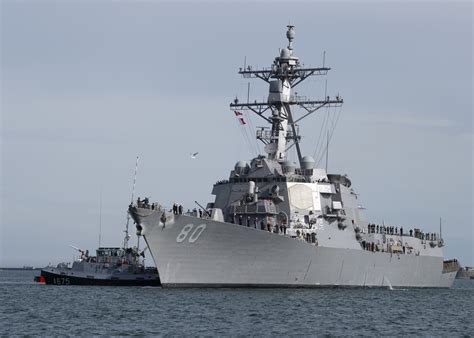 DVIDS - Images - USS Roosevelt (DDG 80) arrives in the Port of Cherbourg, France