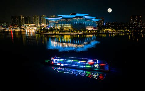 Celebrate Mid-Autumn Festival at Wuxi's attractions