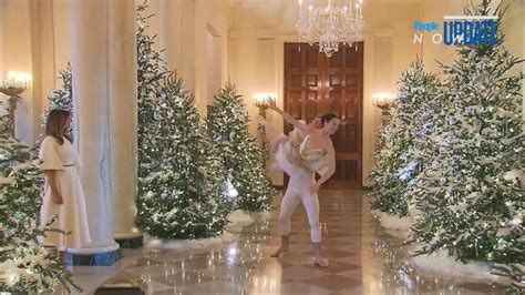 Melania Trump Unveils White House Christmas Decor, Reigniting Lies ...