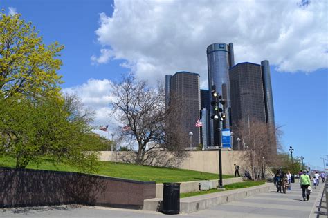 6 Things You Didn’t Know About the Detroit Riverfront | 6 Things You Didn’t Know About the ...