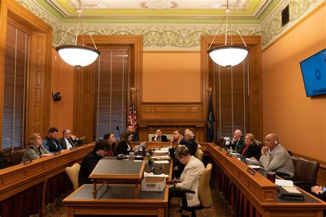 Kansas Legislature finds deal on key changes to Ethics Commission