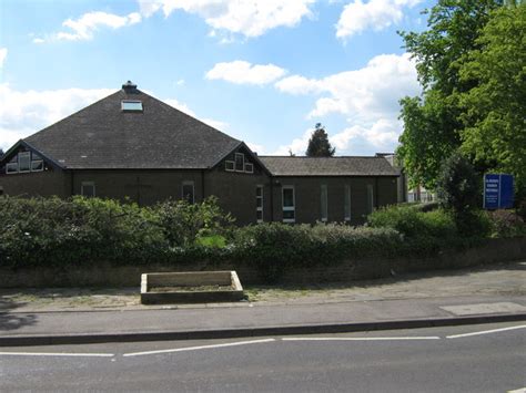 St Peters Church, Hextable © David Anstiss cc-by-sa/2.0 :: Geograph Britain and Ireland