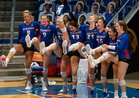 Photos: UTA volleyball drops two out of three matches in weekend series ...