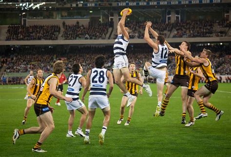 Melbourne Football Players Adopt Meditation | TracyQuantum