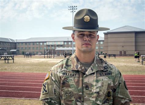 Beacon of Army Values: What today's drill sergeant represents ...