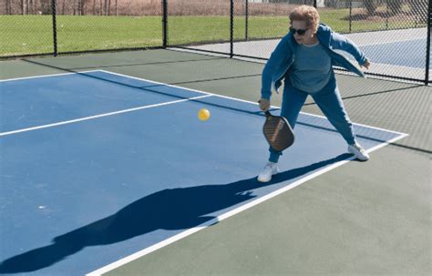 The Perfect Pickleball Serve: 8 Simple Tricks | Pickleballer.com