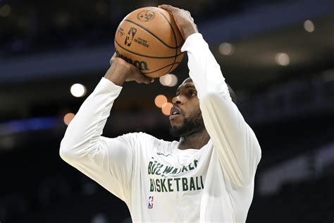 Khris Middleton set for return after missing 16 straight games - Sports ...