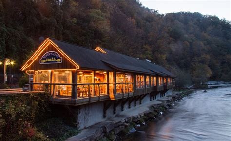 7 Of The Greatest Riverside Restaurants In North Carolina