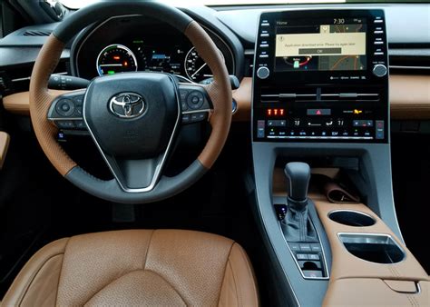 Toyota Avalon Hybrid Photos and Specs. Photo: Toyota Avalon Hybrid mod ...