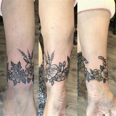 tatuaggi-polso-idea-fiori | Flower wrist tattoos, Tattoo bracelet, Wrist tattoos for women