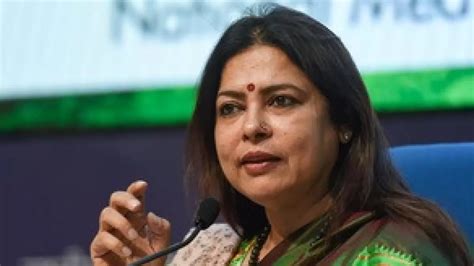 Union Minister Meenakshi Lekhi Denies Answering Question To Declare ...