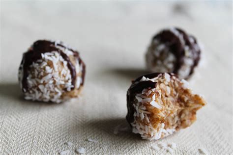 coconut chocolate date balls – Sep Cooks