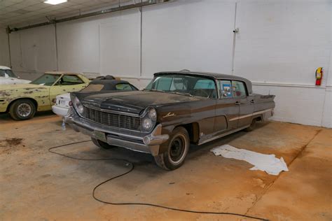 1959 Lincoln Premiere Hardtop 22 | Barn Finds