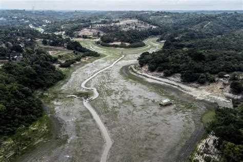 La sequía lleva al río Amazonas a niveles mínimos a su paso por Brasil - Primera Hora