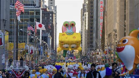 New York Celebrates Thanksgiving with Colorful Parade - IHA News