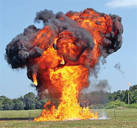 Officers get peek at explosives | News | tahlequahdailypress.com