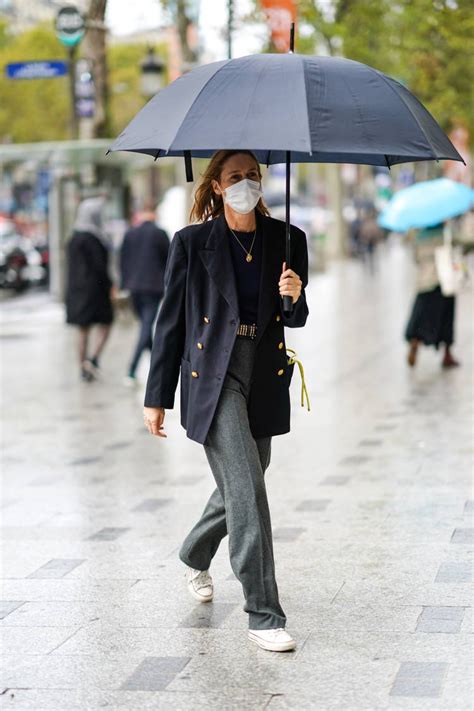 8 Cool Outfit Ideas for Rainy Days | Rainy day outfit for work, Rainy ...