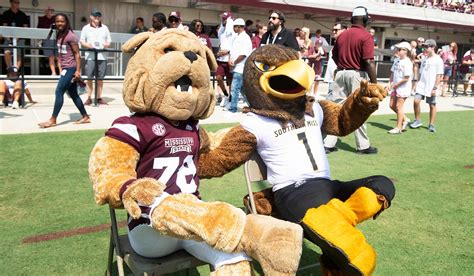 Mascot Bonding | Mississippi State University