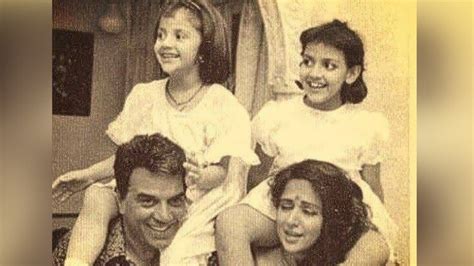 Dharmendra and Hema hoist young Esha, Ahana on their shoulders in ...