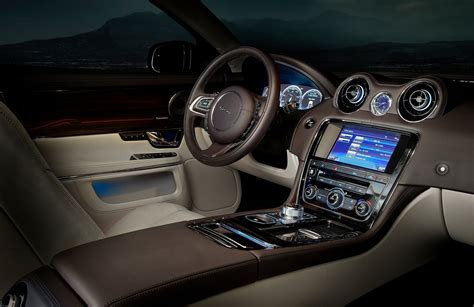 Download Dashboard Luxury Interior Car Vehicle Jaguar XJ Wallpaper