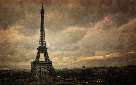 Vintage Eiffel Tower Wallpaper