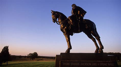 Vandals paint 'dead' on monument to Confederate General Stonewall ...