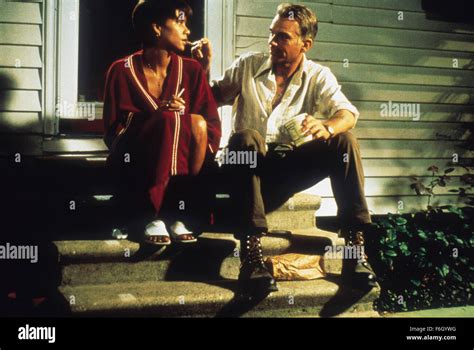 Billy bob thornton halle berry hi-res stock photography and images - Alamy