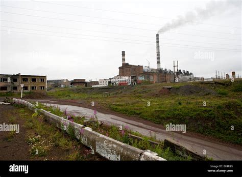 vorkuta coal mines arctic russia Stock Photo - Alamy