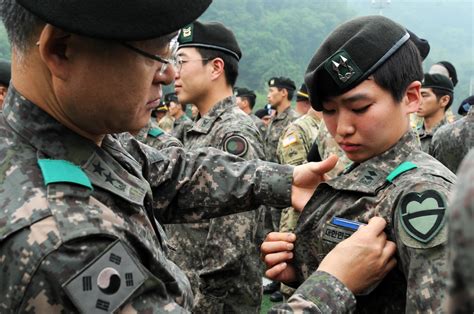 First Female ROK Army Officer Earns Expert Infantry Badge > U.S. Indo ...