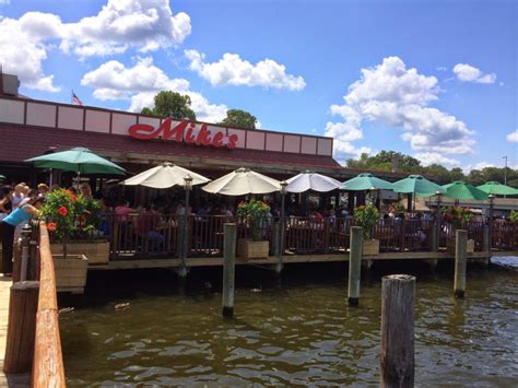 8 Dockside Restaurants In Annapolis - Carefree Boat Club