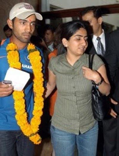 Dinesh Karthik with his wife Nikita welcome at airport – crickethighlights.com