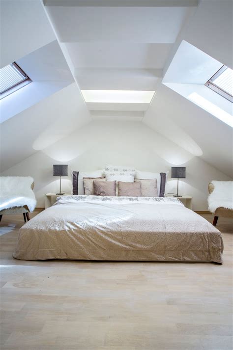 20+ Attic Bedroom Lighting Ideas