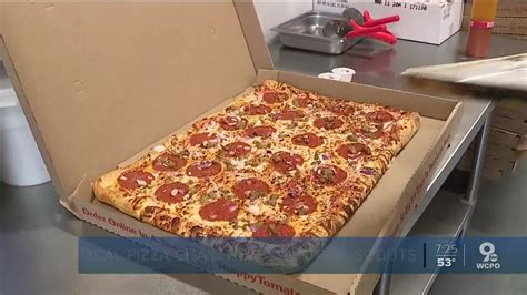 Snappy Tomato pizzerias help out Girl Scouts by combining cookies with pizzas - YouTube