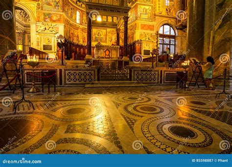 Interior of the Basilica of Santa Maria in Trastevere Editorial ...