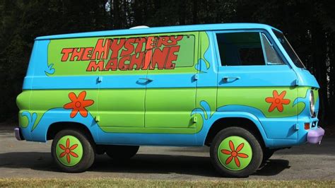 This Mystery Machine Van Is Every Scooby Doo Lover's Dream | Mystery machine van, Van, Scooby