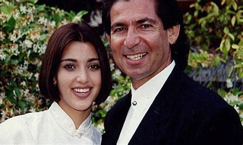 Kim Kardashian shares loving tribute to father Robert on anniversary of his death | Daily Mail ...