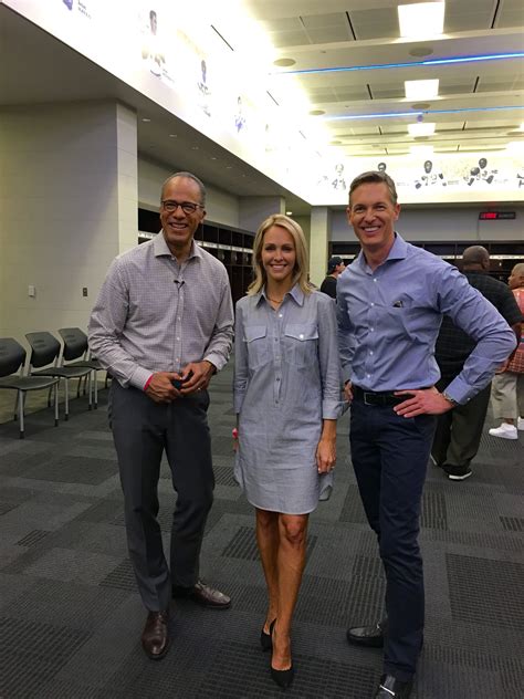 Meredith Land on Twitter: "In the Cowboys locker room with @LesterHoltNBC & @BrianCurtisNBC5 # ...