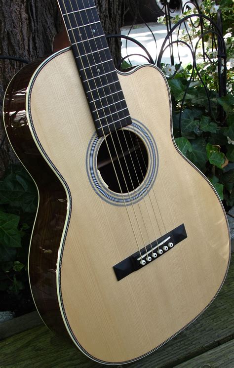 Martin Custom 00-28 Cutaway Acoustic Guitar, Vintage 2009 | om28.com