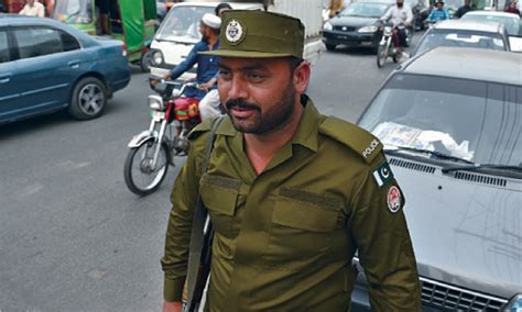 Is the Punjab police's new uniform a change for the better? - Pakistan ...