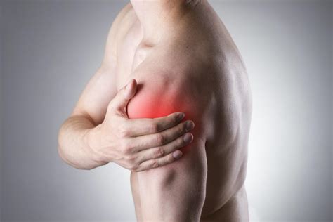 5 Common Signs of a Shoulder Injury: The Woodlands Sports Medicine Centre: Orthopedic Surgery