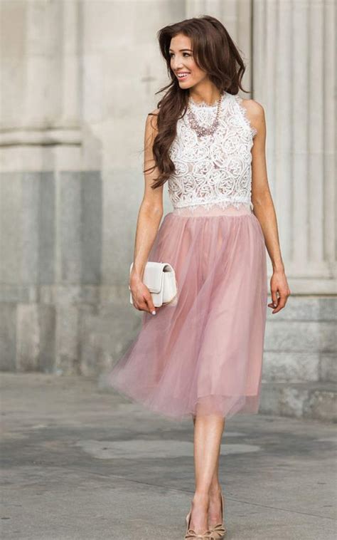 Pastel pink outfits that you can wear in the summer time