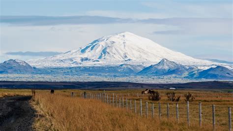 13 Gorgeous Mountains in Iceland to See | Celebrity Cruises