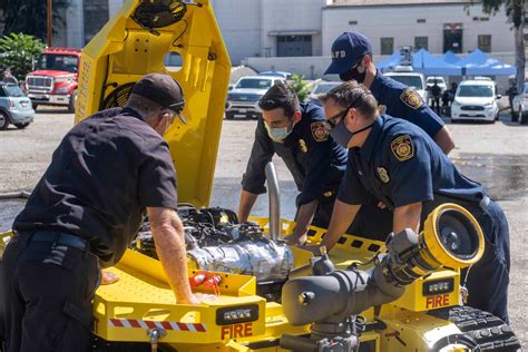 L.A. Fire Department’s new firefighting robot tested in major Downtown ...