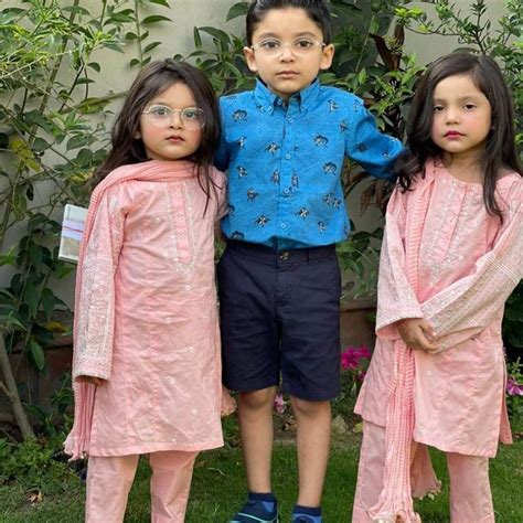 Beautiful Pictures of Kamran Akmal With His Wife And Kids - Showbiz Pakistan