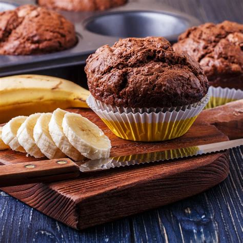 Low Carb Schoko-Bananen-Muffins | Rezept | Schoko bananen muffins, Rezept für muffins, Bananen ...