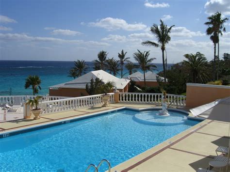 Coco Reef Resort, Bermuda