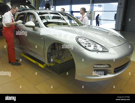 The Porsche factory in Leipzig Stock Photo - Alamy