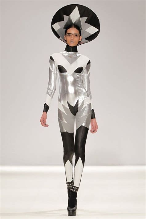 Fashion Week Amazing! Futuristic Blast by Unkown Designer Amazing Accessories and Outfits ...