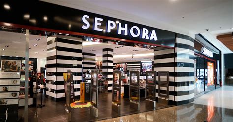 Should You Try On Makeup At Sephora During Coronavirus?